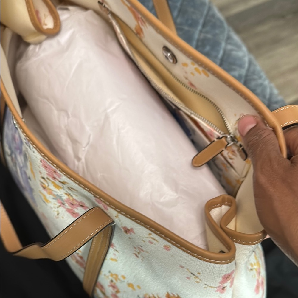 Ralph Lauren Cream and Tan Tote Bag with Floral Design - Picture 4 of 8